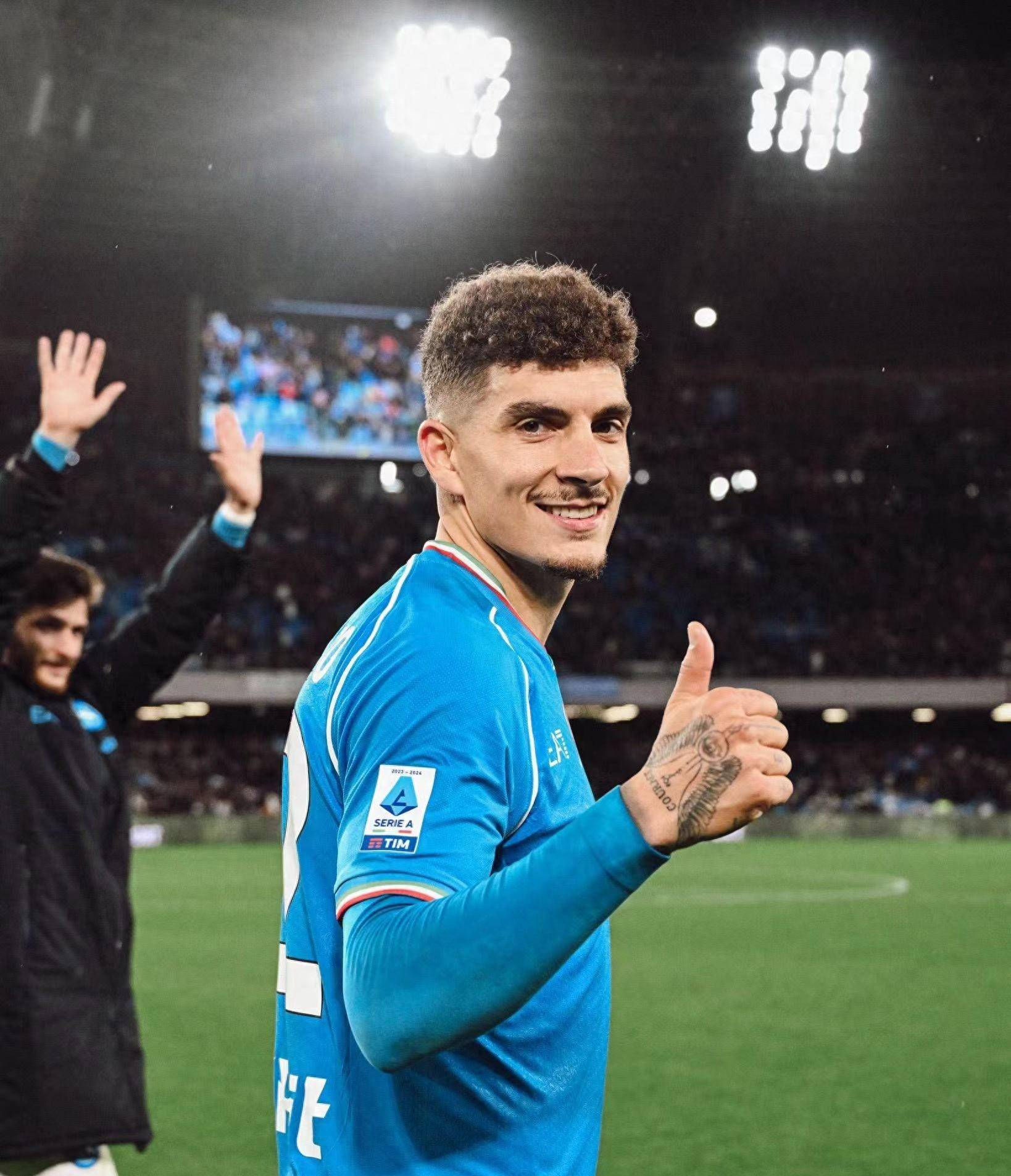 费德勒遭遇三持续失利，巴塞罗那教练压力巨大！赛场气氛高涨的简单介绍-九游电竞专区